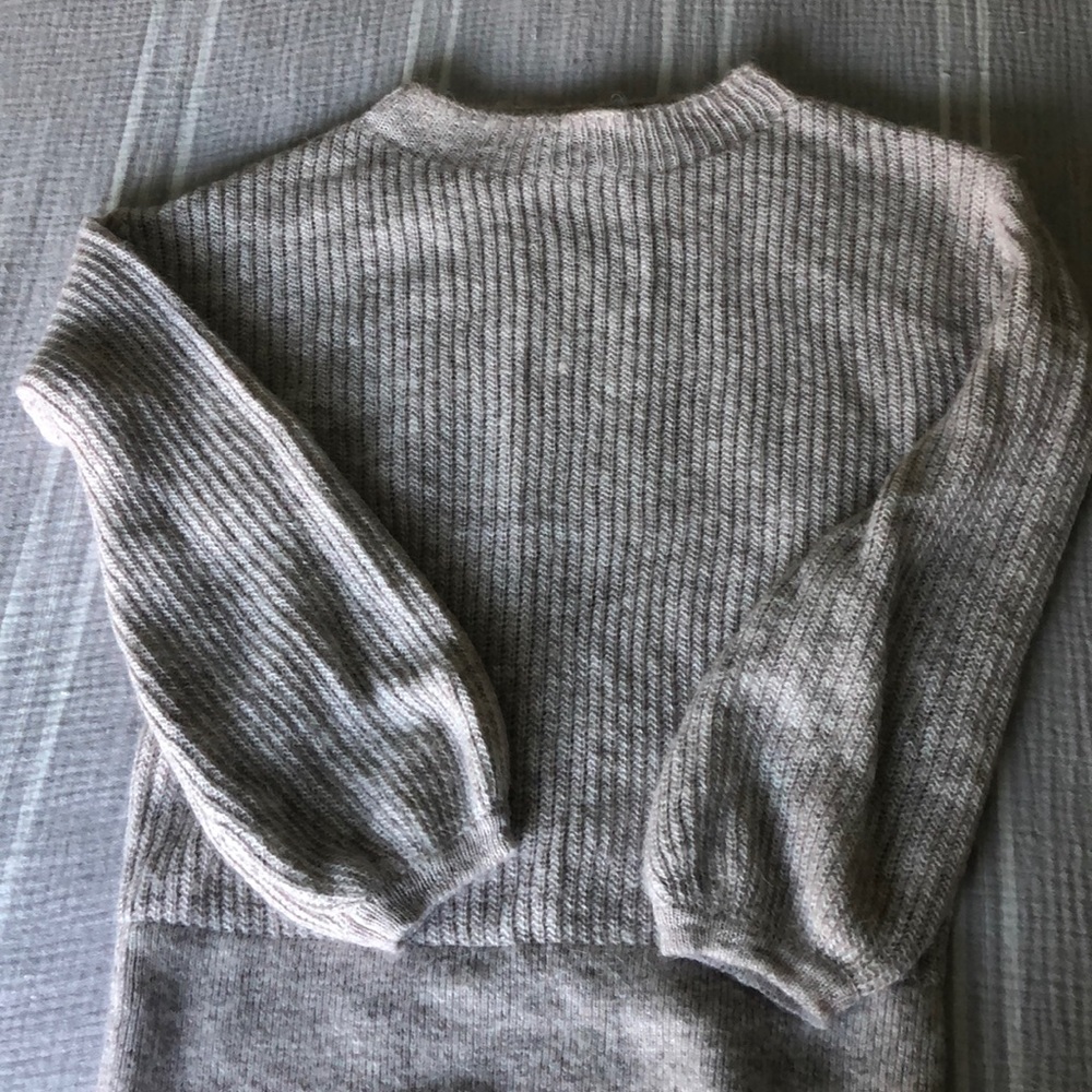 Biden M sweater Bubble Sleeves